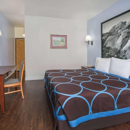 Super 8 By Wyndham Garland North Dallas Area Εξωτερικό φωτογραφία