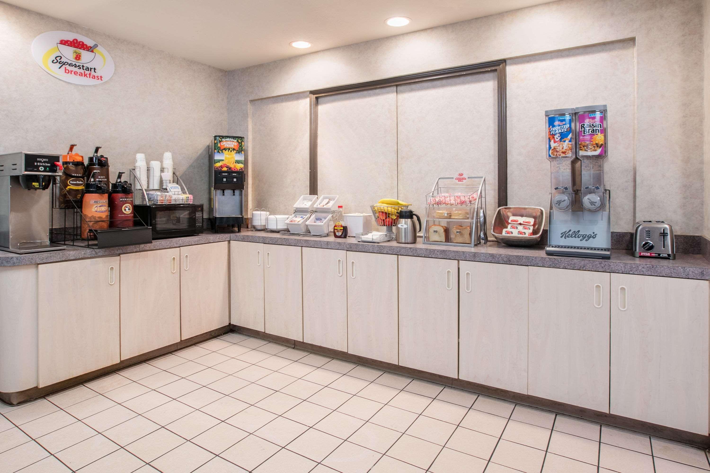 Super 8 By Wyndham Garland North Dallas Area Εξωτερικό φωτογραφία
