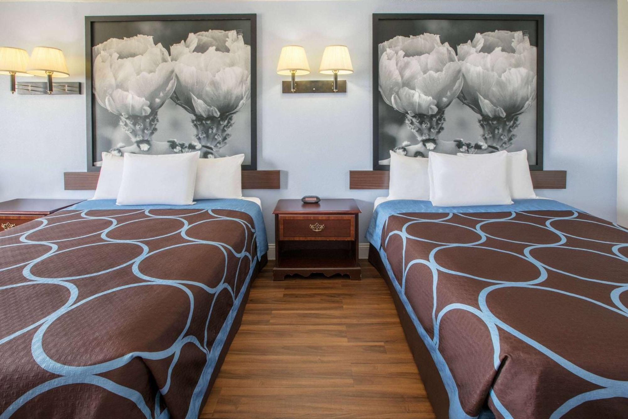 Super 8 By Wyndham Garland North Dallas Area Εξωτερικό φωτογραφία