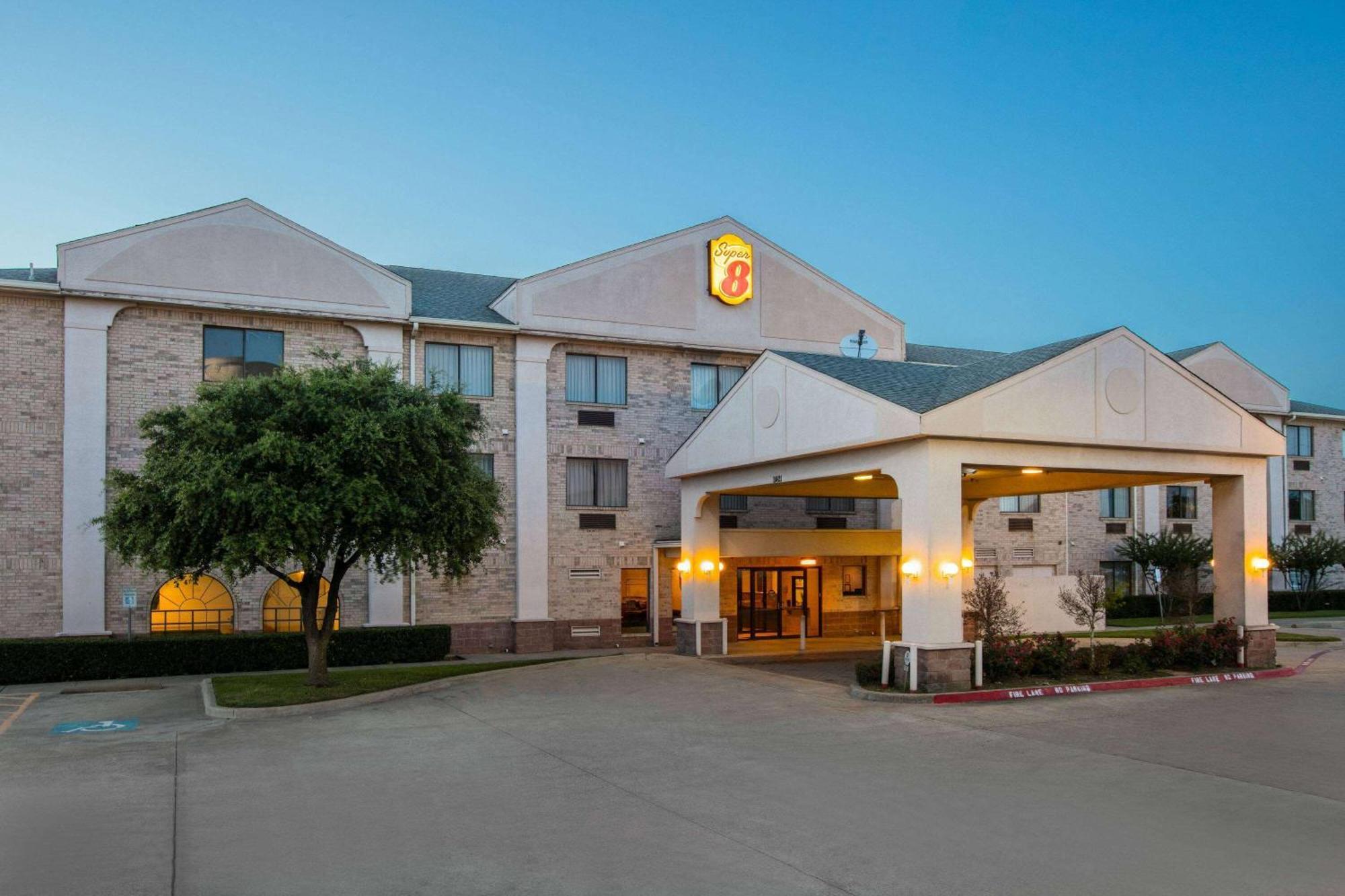 Super 8 By Wyndham Garland North Dallas Area Εξωτερικό φωτογραφία