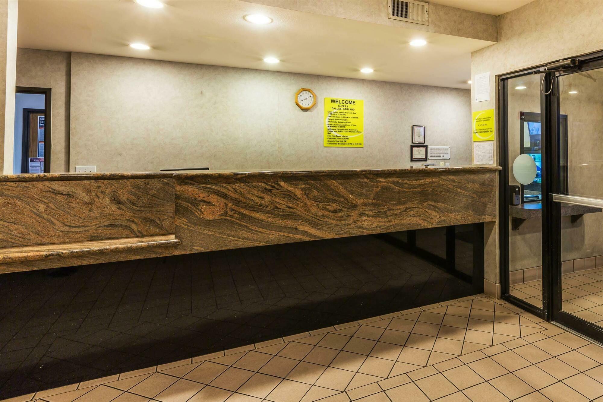 Super 8 By Wyndham Garland North Dallas Area Εξωτερικό φωτογραφία